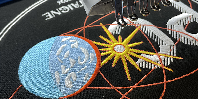 pull brodé bde couverture