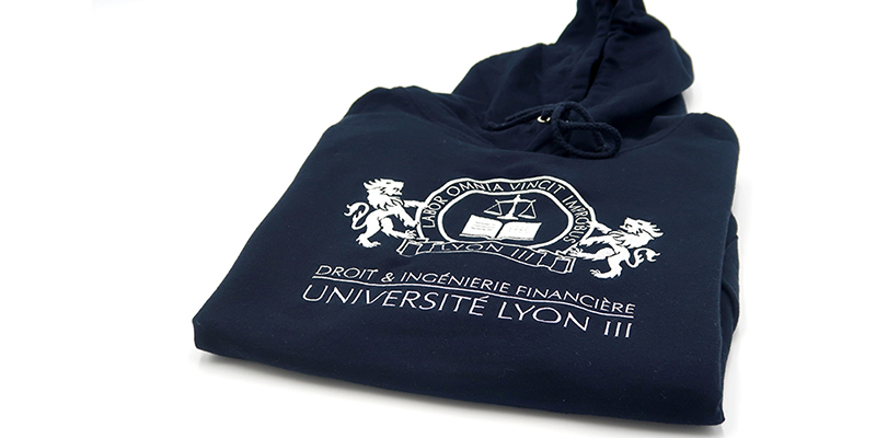 sweat personnalisé brodé couverture