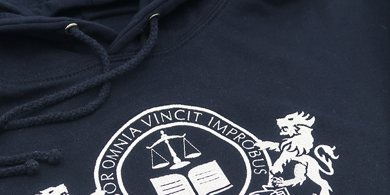 sweat universitaire personnalisé couverture