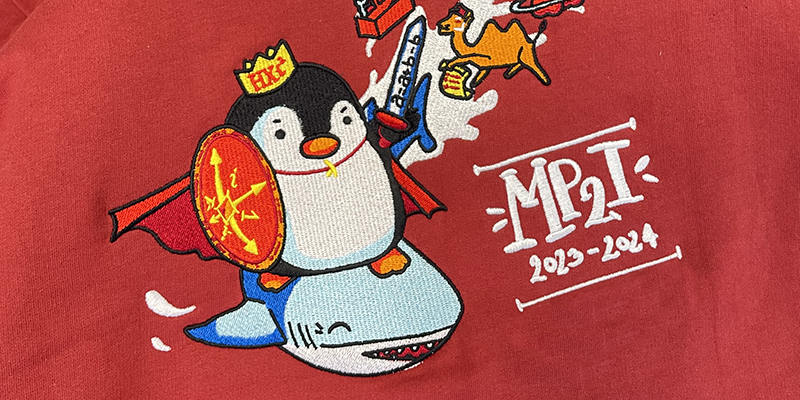 pull personnalisé brodé couverture